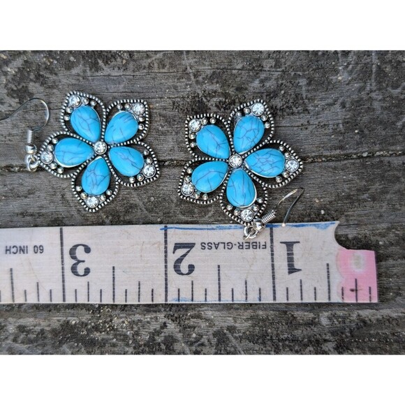 Vintage Faux Turquoise Flower Earrings // Boho Southwestern Jewelry - Picture 8 of 8